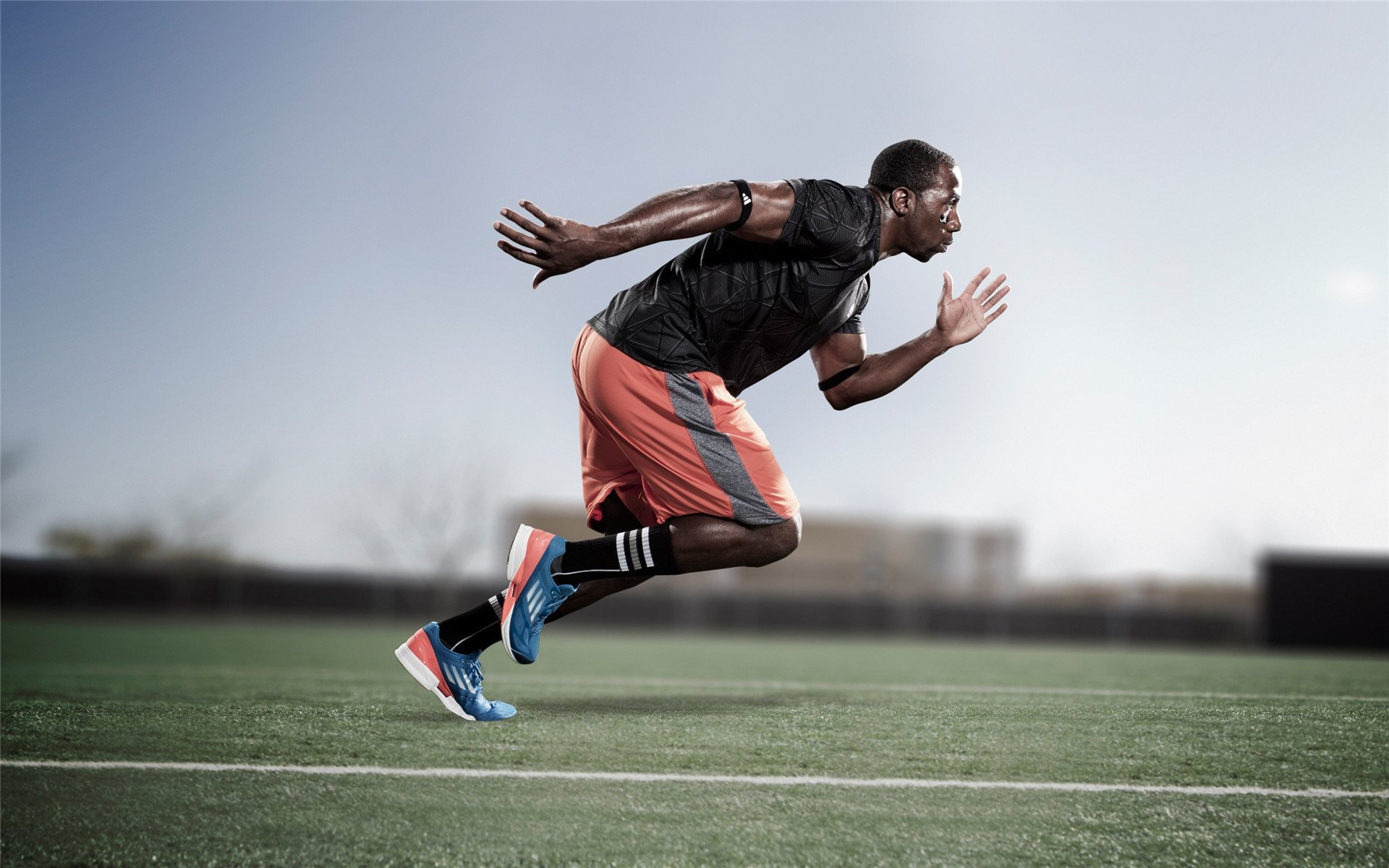 _街头滑板争霸赛：年轻人运动潮流引领者_，滑板 街头