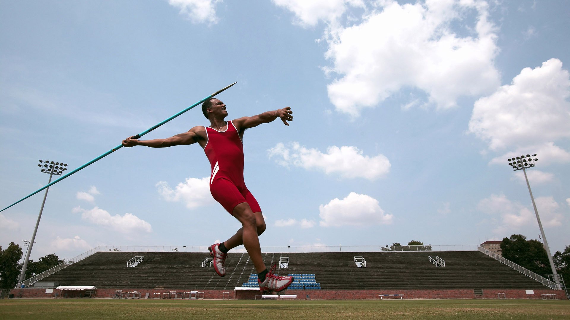 中国男足在巴黎奥运会上表现出色，晋级四强，中国男足打进奥运会