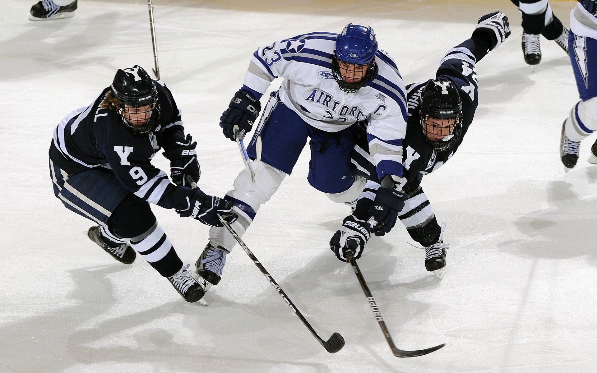 波尔曼的全能表现为袋鼠队提供了丰富的战术组合，波尔曼斯